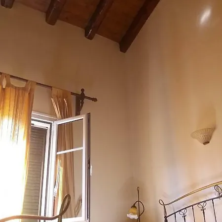 Traditional Family House Casa vacanze Agios Georgios Pagon